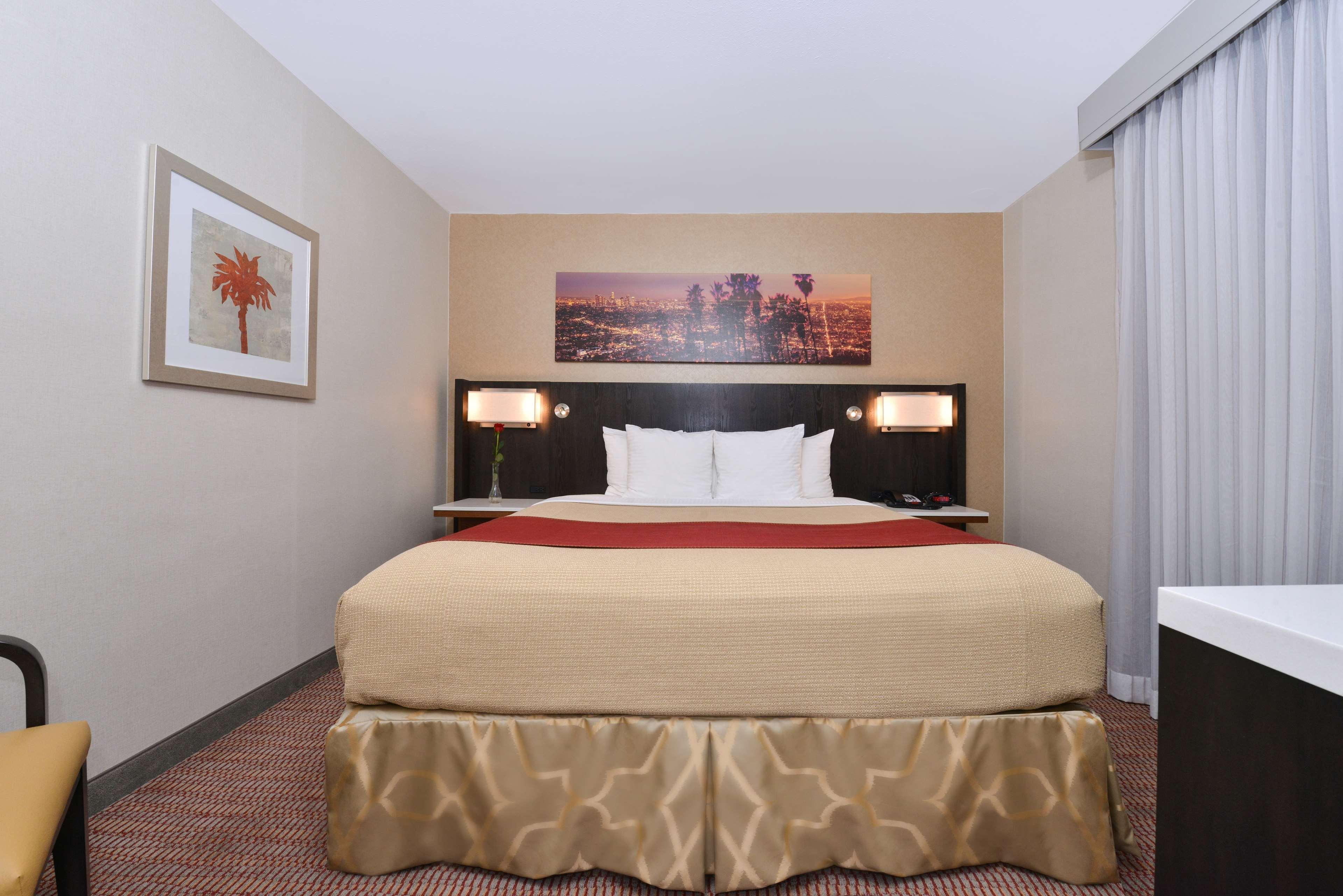 Western Royal Palace & 3*