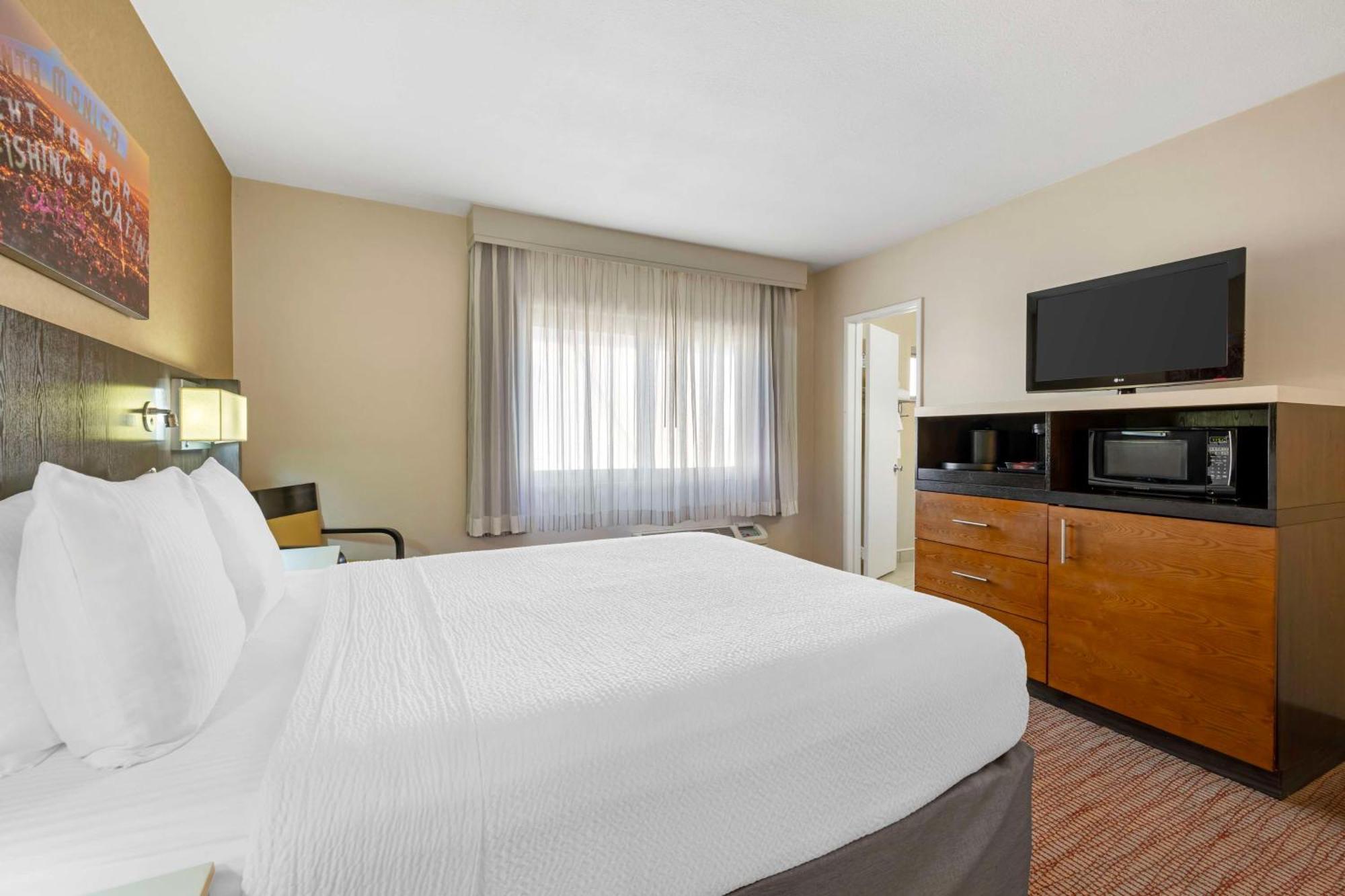 Western Royal Palace & Hotel 3*